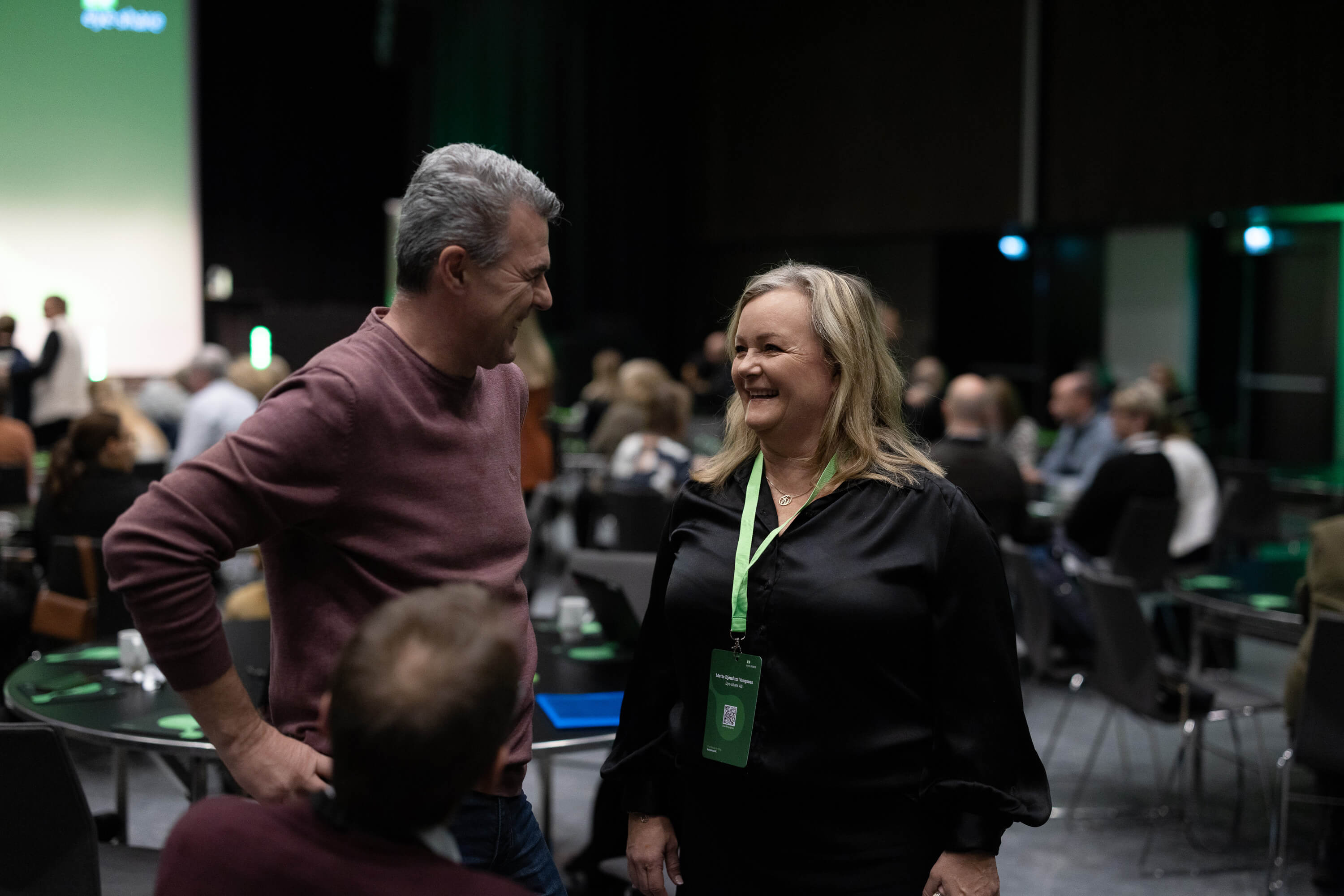 Mette Vangsnes and customer at eye-share User Conference