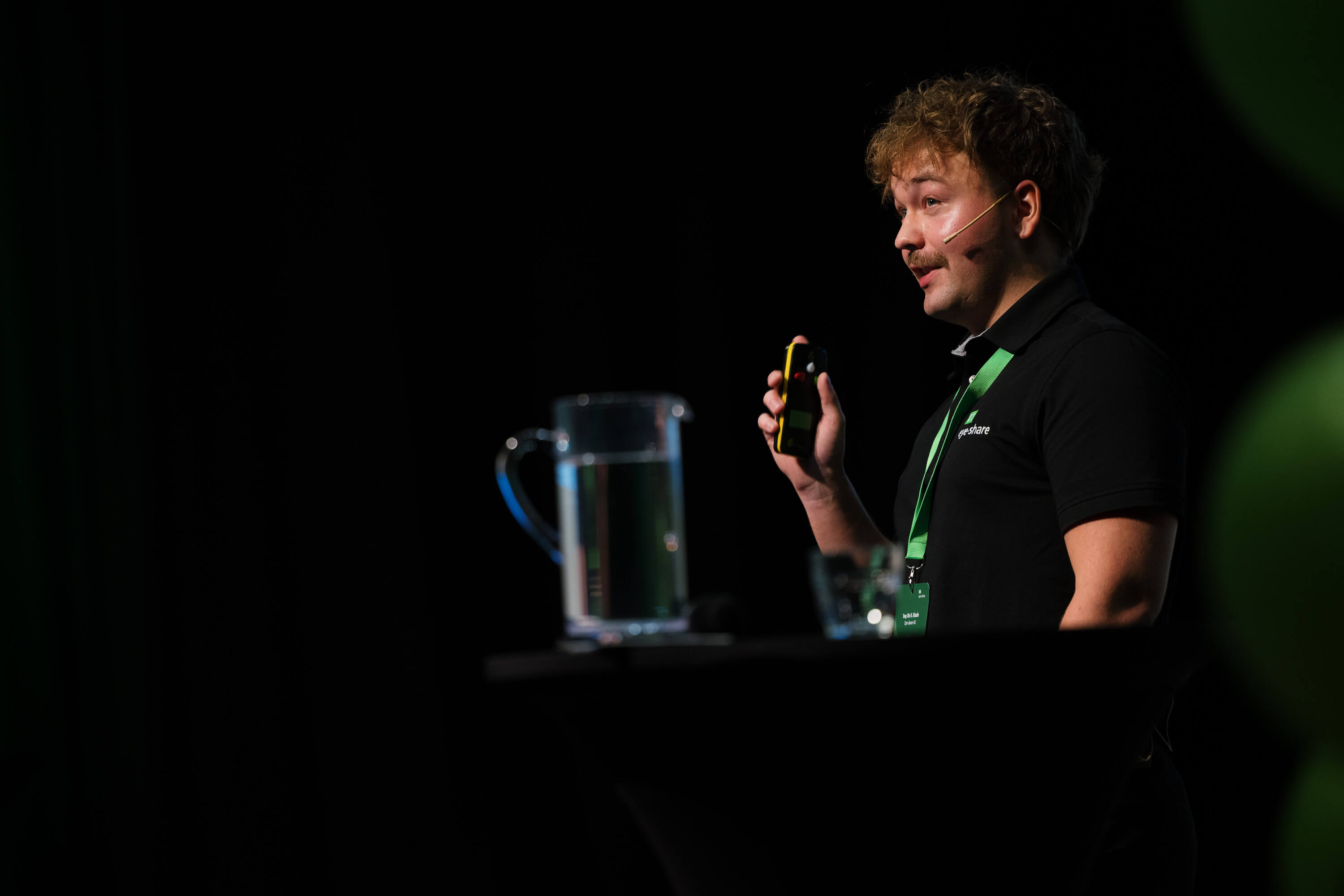 Dag Ole B. Himle talking on stage at eye-share User conference 2025