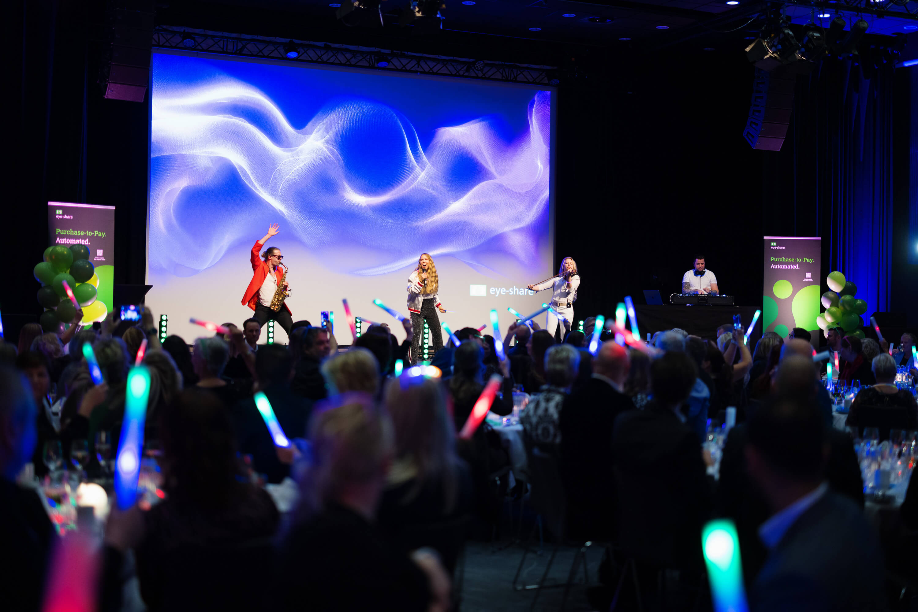 Ultipop on stage at afterparty eye-share User Confernece