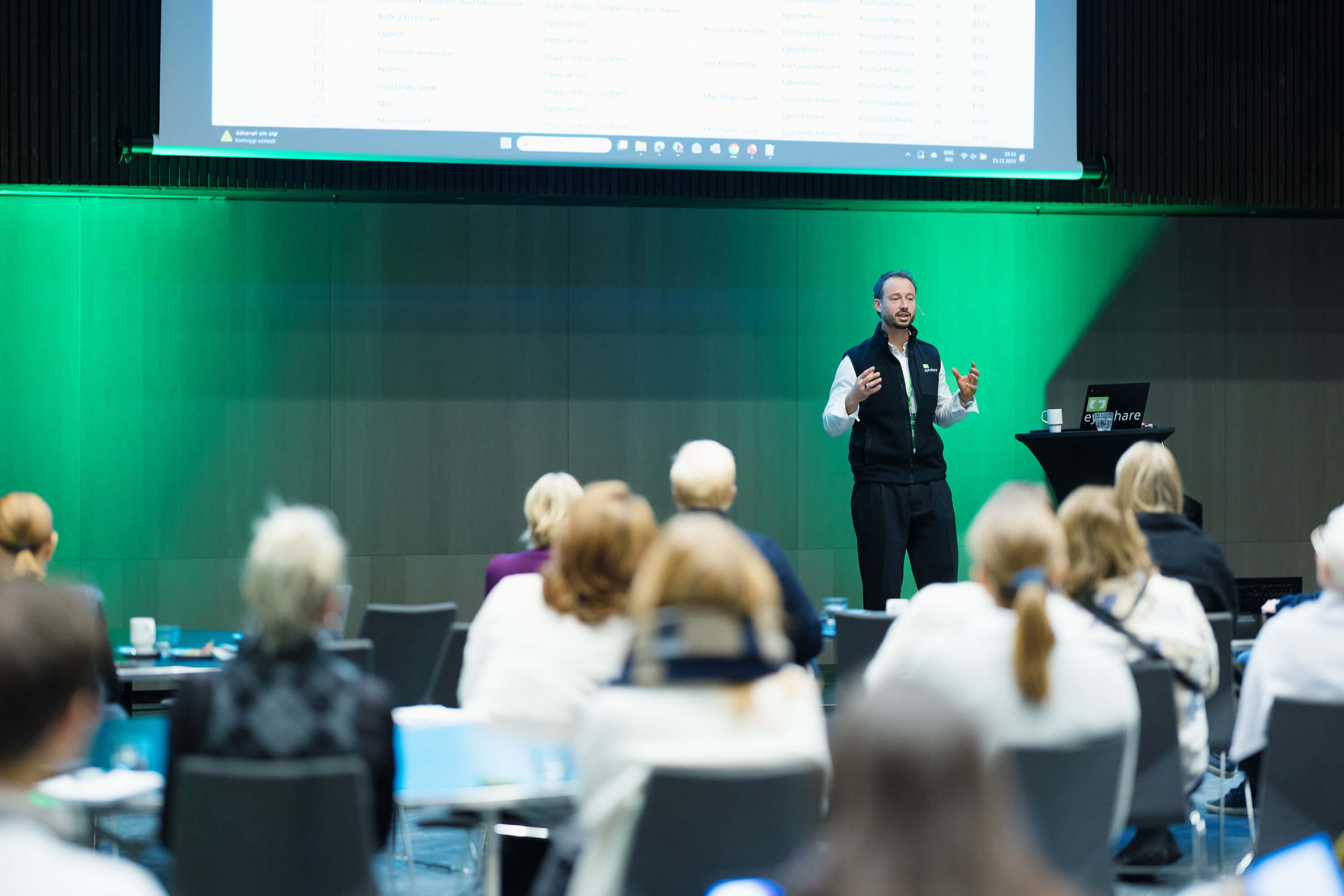 Eimund Aase presenting at eye-share User Conference 2025