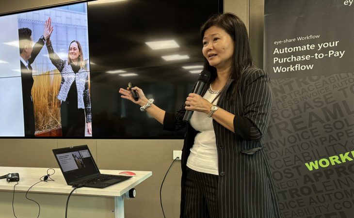 Picture of Ms Siang Yong, our new and dynamic Acting Regional Manager, jere delivering an engaging speech about AP and P2P automation, at an Eye-share customer event in Singapore.